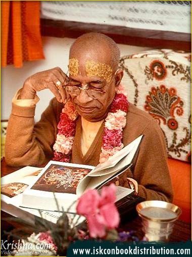 Srila Prabhupada Seeing the newly published Srimad Bhagvatam | ISKCON ...