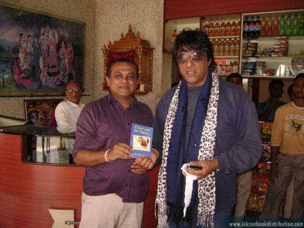 Indian Famous Actor, Mukesh Khanna Receive Srila Prabhupada’s Book