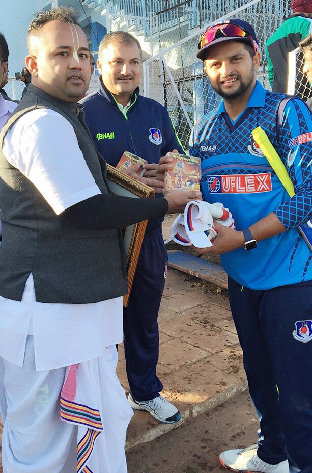 Suresh Raina Indian Cricketer Receiving Bhagavad Gita From Rameshwar Prabu